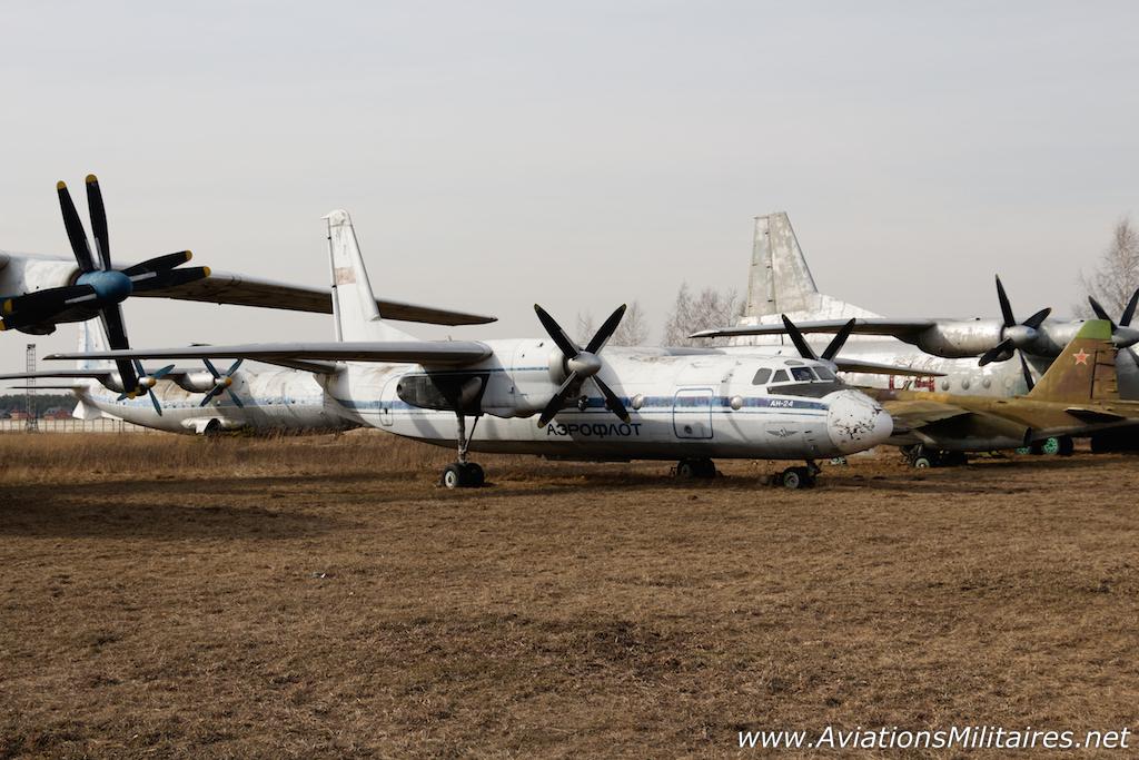 AviationsMilitaires.net — Antonov An-24 (OTAN : Coke)