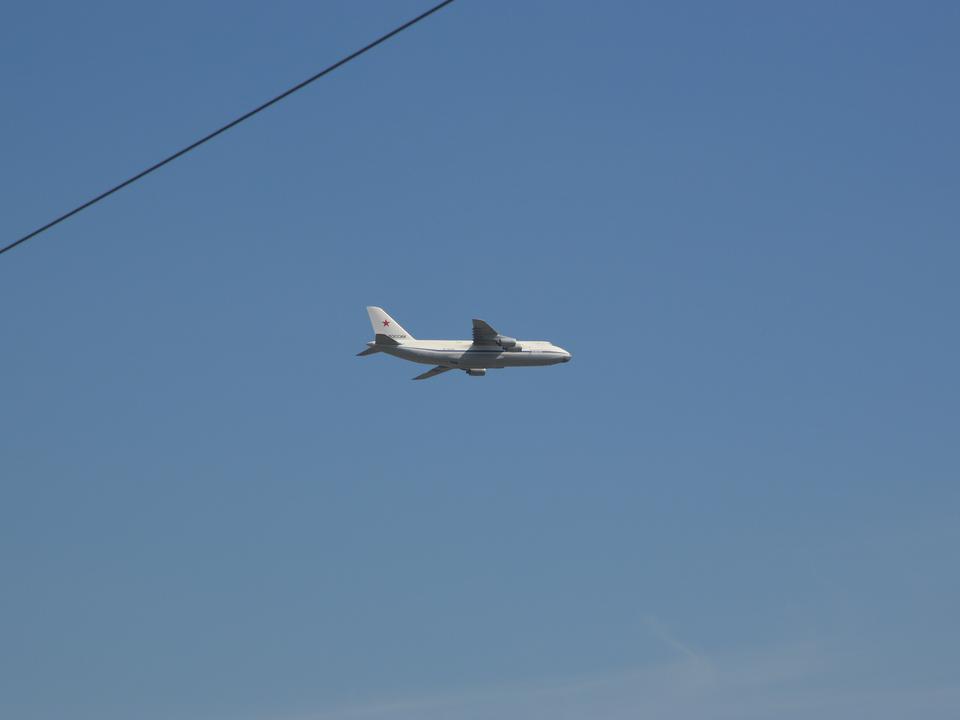 Jour de la Victoire 1 : Antonov An-124-100 %22Condor%22