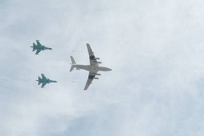 Jour de la Victoire 1 : Ilyushin Il-78M %22Midas%22 et Sukhoï Su-34 %22Fullback%22.jpg (1)