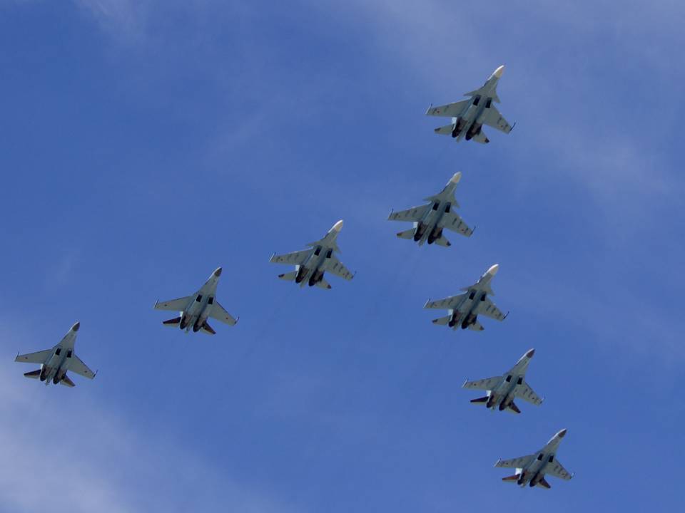 Jour de la Victoire 1 : Sukhoï Su-35S %22Flanker-E%22 et Sukhoï Su-30SM %22Flanker-C%22 (1)