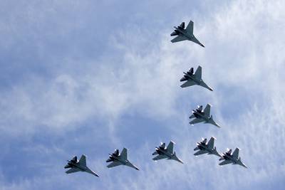 Jour de la Victoire 1 : Sukhoï Su-35S %22Flanker-E%22 et Sukhoï Su-30SM %22Flanker-C%22