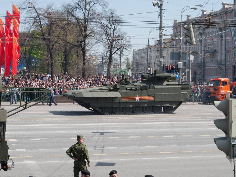 Jour de la Victoire 1 : Véhicule de combat d'infanterie lourd T-15 %22Armata%22