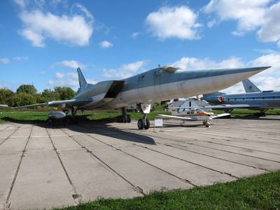 Ukraine State Aviation Museum 1 : Tupolev Tu-22M3 %22Backfire-C%22