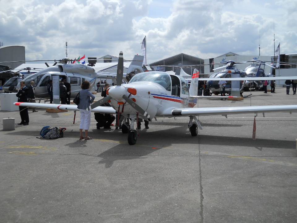 Salon du Bourget 2011 1 : Grob 120