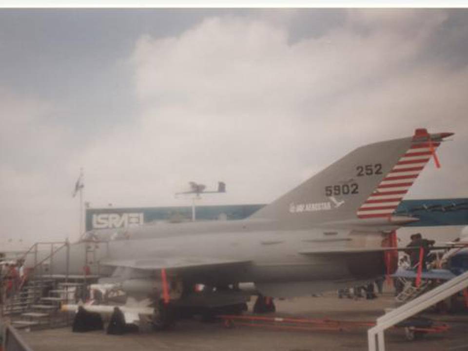 Salon du Bourget 93 1 : MiG-21-93