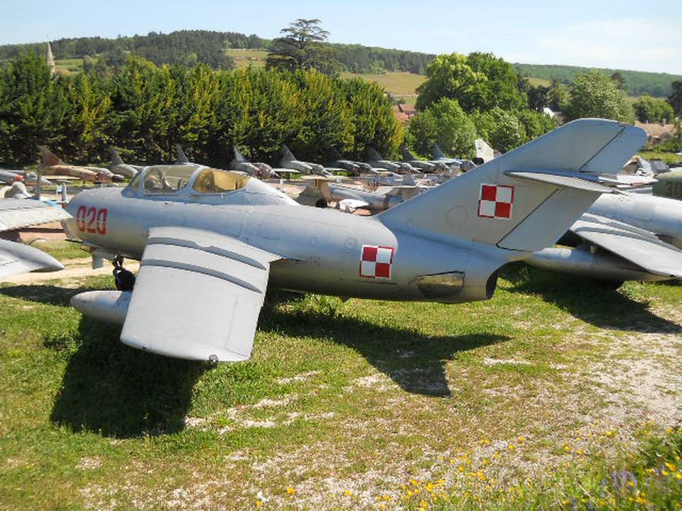 Savigny-Les-Beaunes 2011 1 : MiG-15UTI