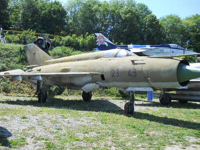 Savigny-Les-Beaunes 2011 1 : MiG-21MF