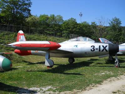 Savigny-Les-Beaunes 2011 1 : PAF F-84G