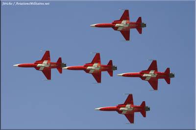 Portes ouvertes de la Base Aérienne de Sion (2008) 1 : Patrouille Suisse  (formation Supercanard)