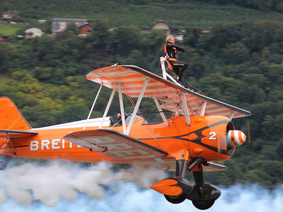 Breitling Air Show Sion 2011 1 : Breitling Wingwalkers (Boeing Stearman) 1