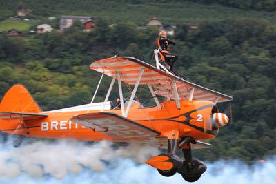 Breitling Air Show Sion 2011 1 : Breitling Wingwalkers (Boeing Stearman) 1