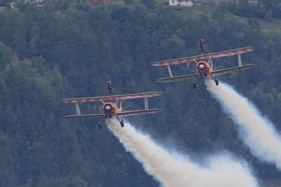 Breitling Air Show Sion 2011 1 : Breitling Wingwalkers (Boeing Stearman) 2