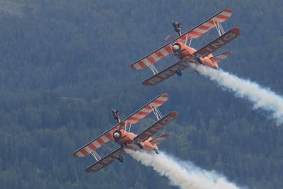 Breitling Air Show Sion 2011 1 : Breitling Wingwalkers (Boeing Stearman) 3