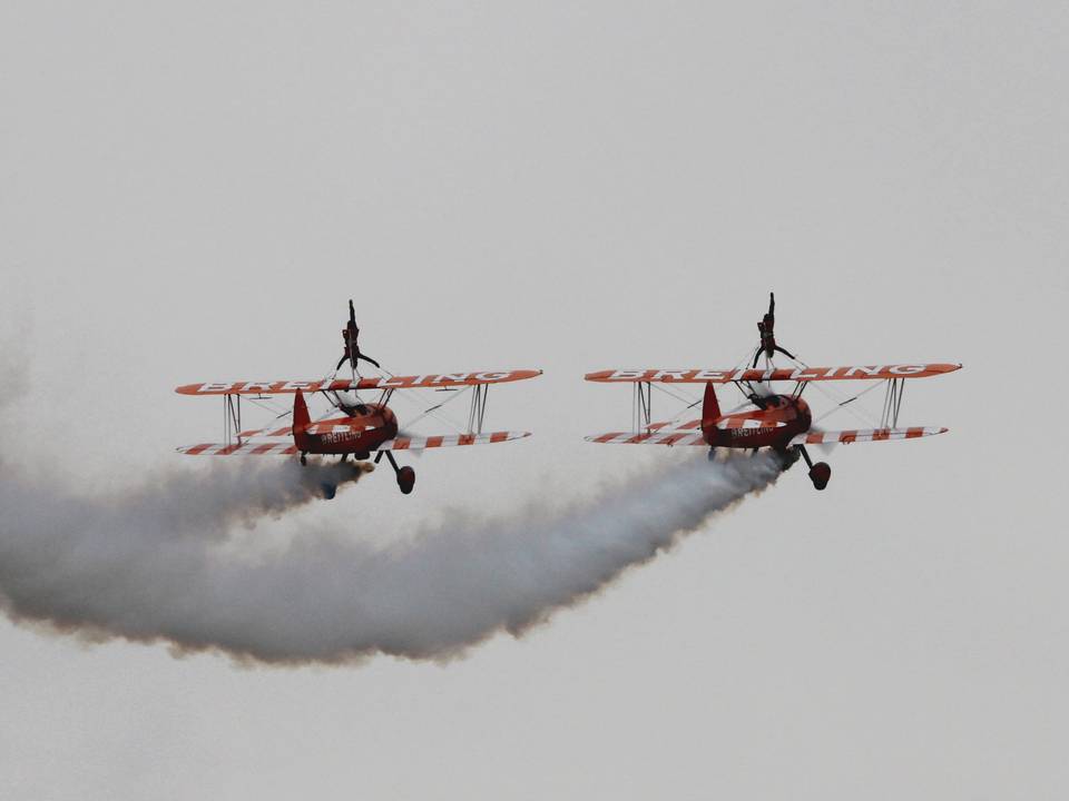 Breitling Air Show Sion 2011 1 : Breitling Wingwalkers (Boeing Stearman) 4