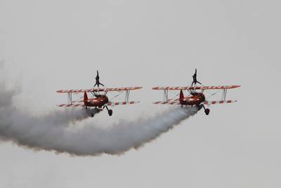 Breitling Air Show Sion 2011 1 : Breitling Wingwalkers (Boeing Stearman) 4