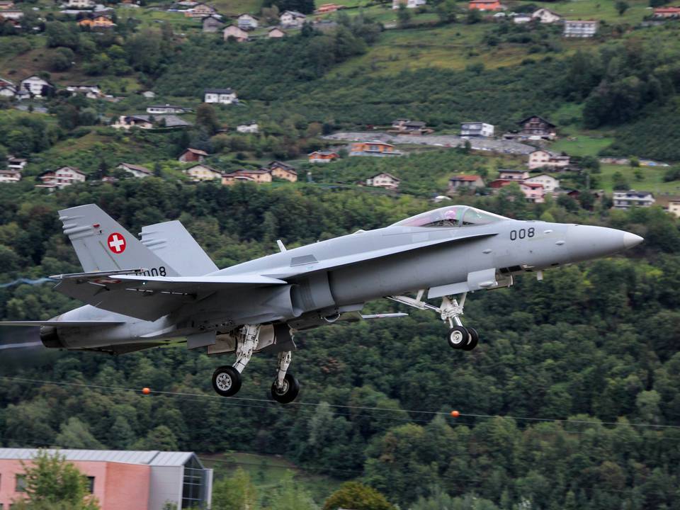 Breitling Air Show Sion 2011 1 : McDonnell Douglas F/A-18C Hornet  1