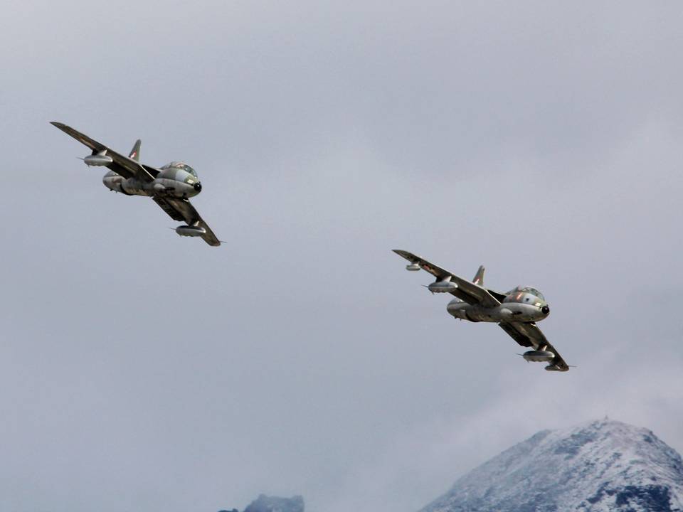 Breitling Air Show Sion 2011 1 : Hawker Hunter T Mk68