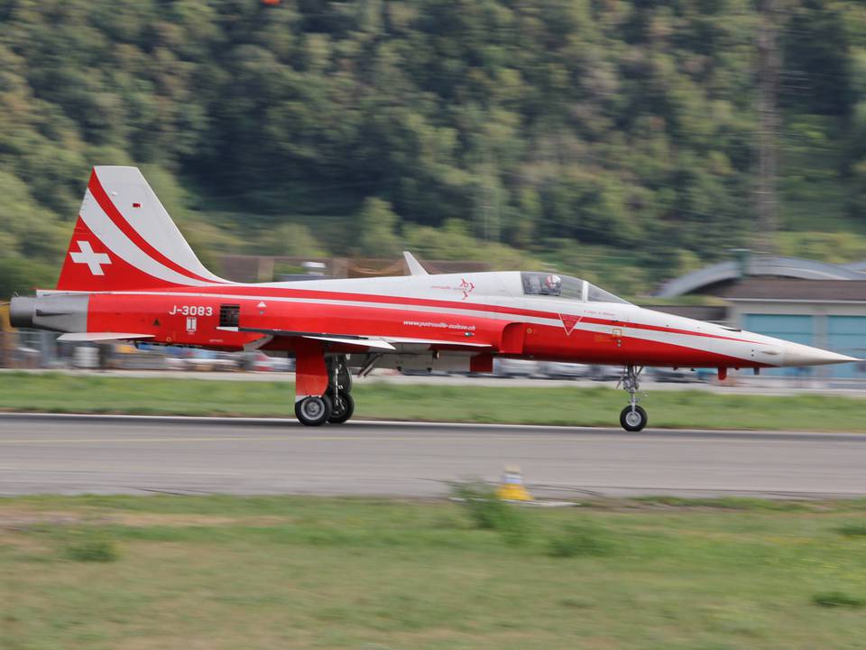 Breitling Air Show Sion 2011 1 : &quot;Patrouille Suisse&quot; (F-5E Tiger II) 6