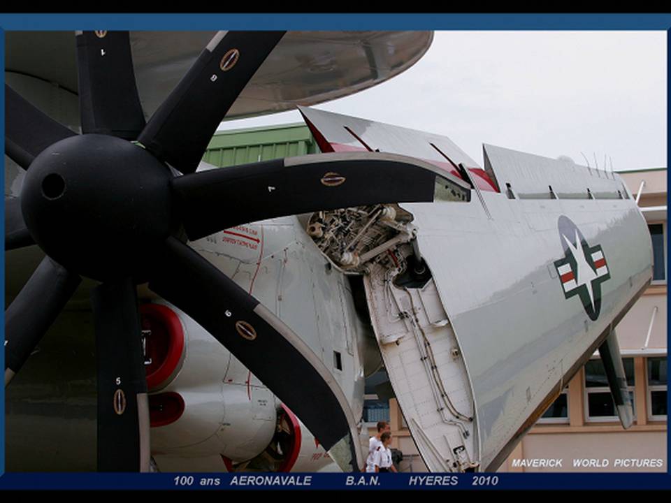 MAVERICKdu13  100 ANS AERONAVALE  B.A.N. HYERES 2010 POSITION   EMBARQUEMENT