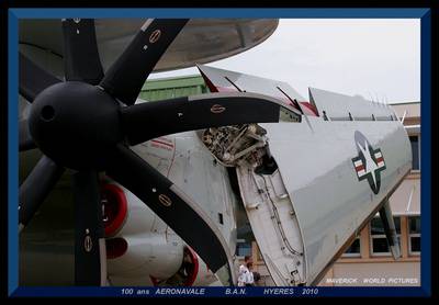 MAVERICKdu13  100 ANS AERONAVALE  B.A.N. HYERES 2010 POSITION   EMBARQUEMENT