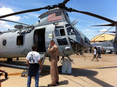 Joint Open Service House 2011 at Andrews Joint-Base (MD, USA) 1 : CH-46_9_2.jpg