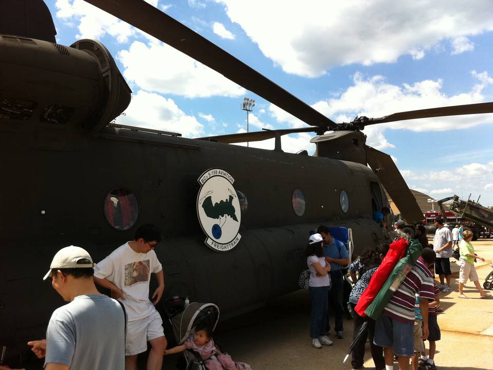 Joint Open Service House 2011 at Andrews Joint-Base (MD, USA) 1 : CH-47D Chinook_2.jpg