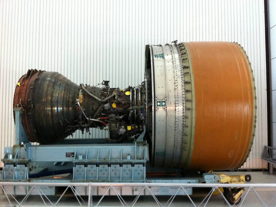 National Air &amp; Space Museum - Steven F.Udvar Hazy center (Chantilly, VA, USA) 1 : Boeing 777 Pratt &amp; Whitney reactor_1.jpg