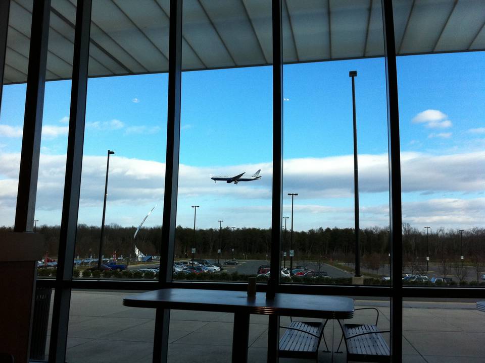 National Air &amp; Space Museum - Steven F.Udvar Hazy center (Chantilly, VA, USA) 1 : Z-Boieng_777 seen from Mc-Donalds.jpg