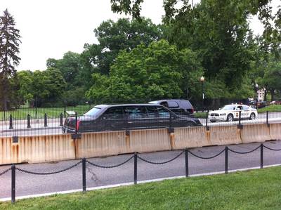 White House / US Congress - Presidential limousines - Marine One - (Washington DC, USA) 1 : US Presidential limousine Cadillac DTS_4