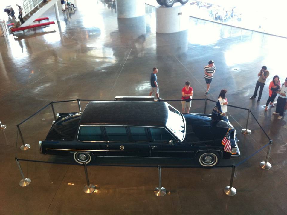 Ronald Reagan presidential Museum &amp; Library (Simi Valley, CA, USA) 1 : Limousine 9