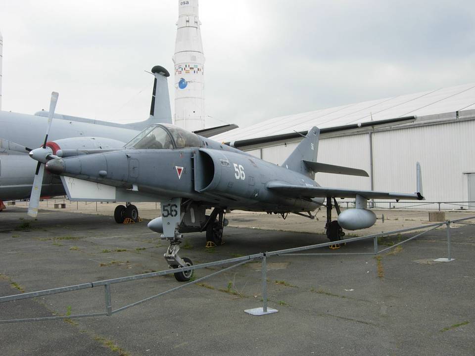 Musée du Bourget 2008 1 : Etendard IVM