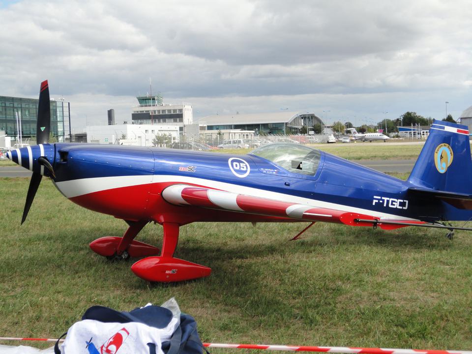 Meeting Rennes 2010 1 : Extra 330