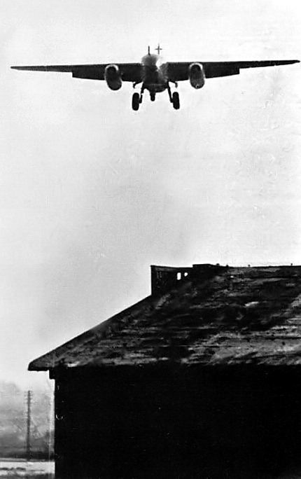 Un Ar-234 en approche de piste