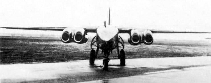 Le quadrir&eacute;acteur Arado 234 V19