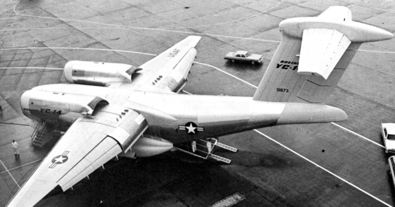 Le Boeing YC-14