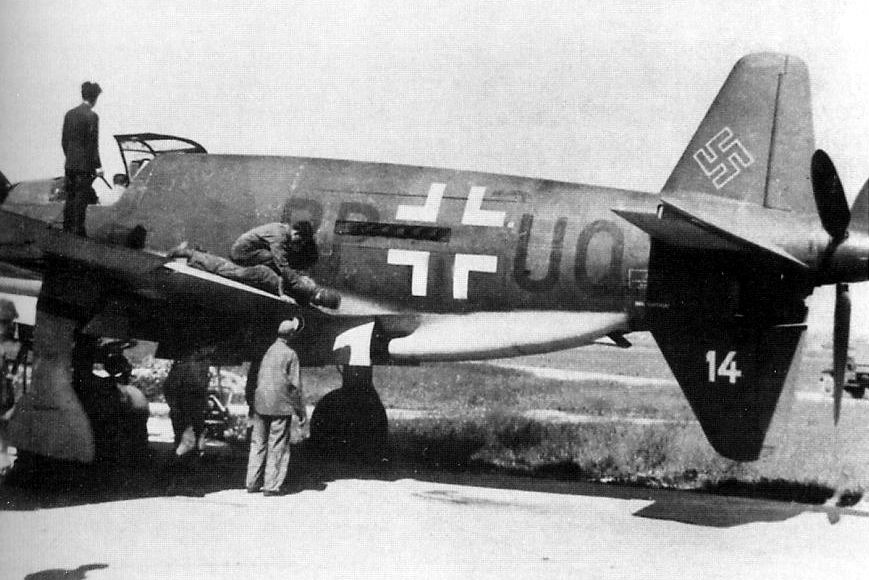 Le Dornier Do-335 V14 poss&eacute;dant encore ses marquages allemands