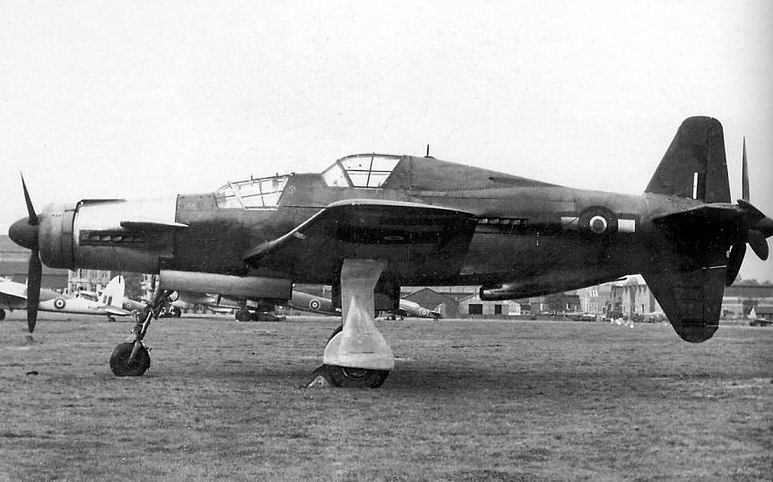 Le Do-335 A-12 de s&eacute;rie (ex-Do-335 A-1) test&eacute; en Grande Bretagne