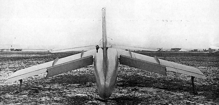 Le 5-2 vue de l'arri&egrave;re, noter l'absence de moteur