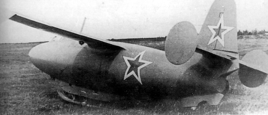 Le Florov 4302 n&deg;2 apr&egrave;s un atterrissage sur son ski