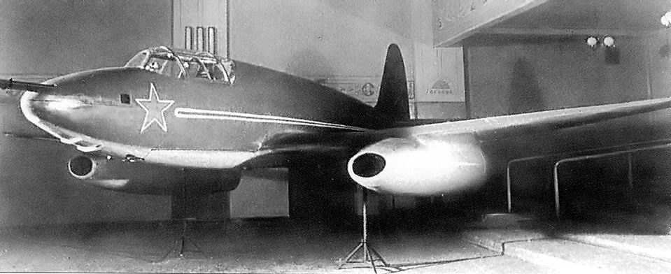 Kostikov 302 avec les deux statoréacteurs