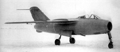 Le La-174D &eacute;quip&eacute; d'un Derwent 5 britannique