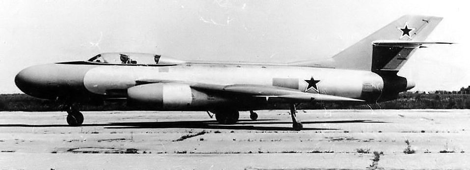 Le Yak-120 qui remporta le concours devant le La-200B