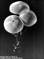 R&eacute;cup&eacute;ration d'un TM-76 par parachute