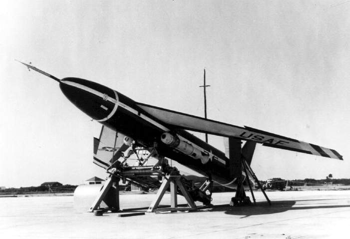 Un  Northrop N-25 en 1952, noter les petits boosters