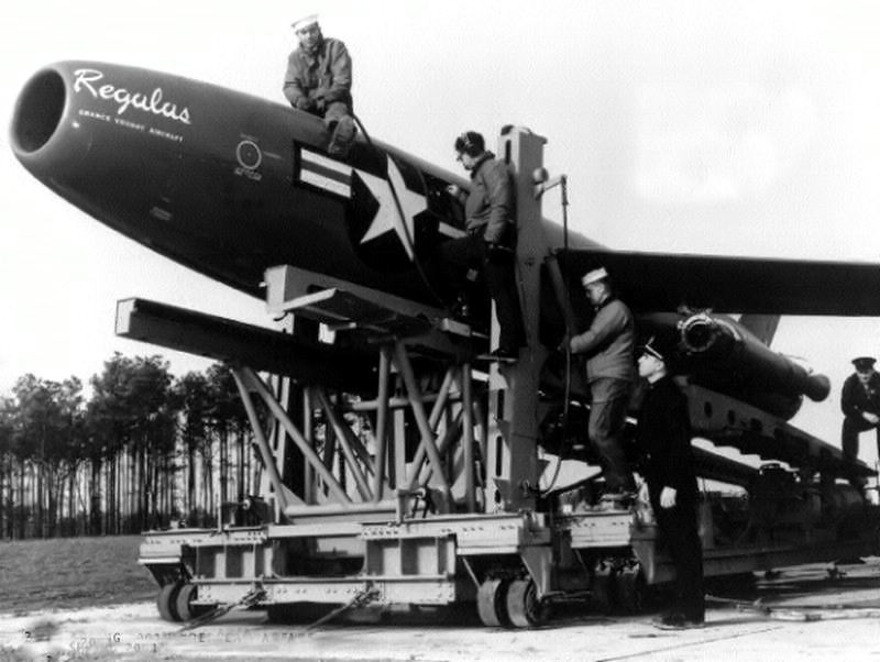 Un Regulus sur une rampe de lancement