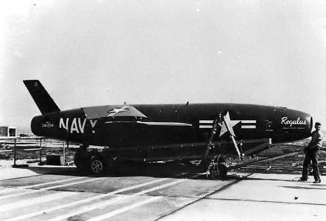 Vought KDU-1-9 sur chariot lanceur type 1P-1