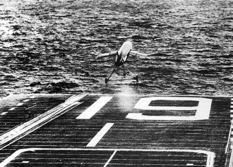 Regulus SSM-8-A tir&eacute; du pont du porte-avions USS Hancock