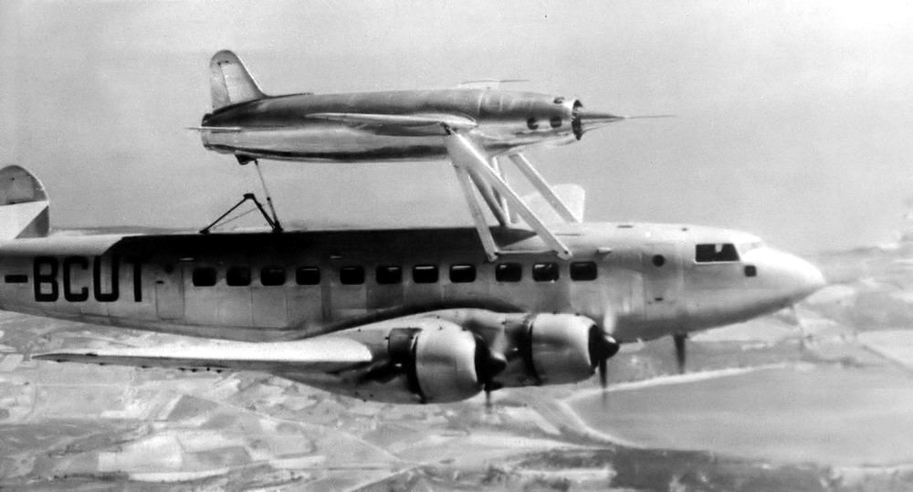 Le Leduc 010 sur son avion porteur, un languedoc