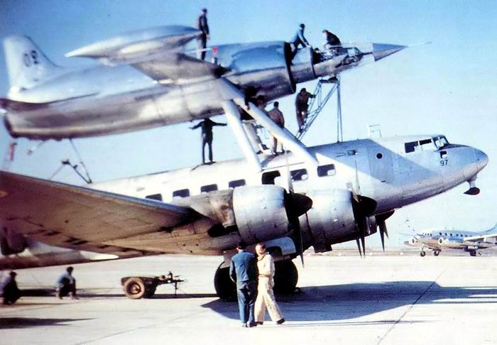 Leduc 021  sur son avion porteur