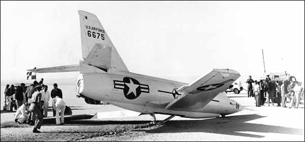 Le X-2 n&deg;2 apr&egrave;s un atterrissage